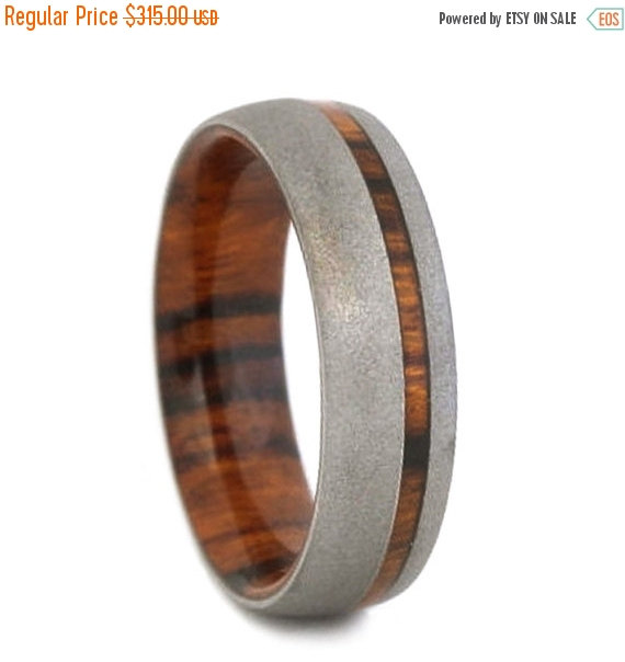 زفاف - ON SALE Unique Wood Ring With A Sandblasted Titanium Finish, Titanium Wedding Band With Ironwood