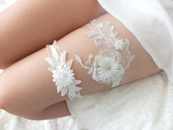 Свадьба - free ship ivory lace garter set, bridal garter, floral garter, garter, lace garter, toss garter, wedding garter