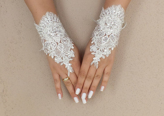 زفاف - Free ship, Ivory lace Wedding gloves, bridal gloves, fingerless lace gloves, lace gloves, fingerless gloves