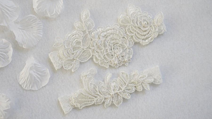 زفاف - OFF WHITE wedding garter set, customizable, bridal garter, lace garter, keepsake and toss garter, wedding garter, rose garter