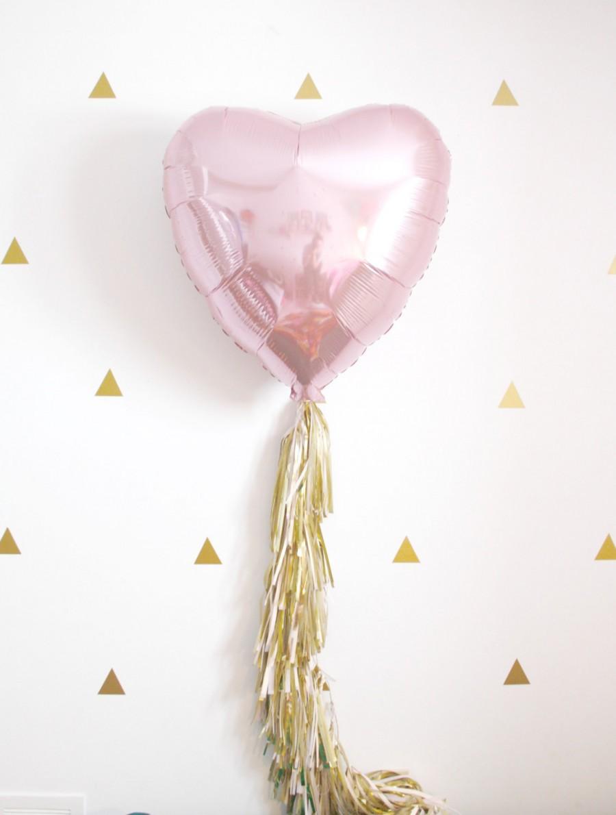 Mariage - Rose Gold Heart Tassel Balloon, Dusty Rose Blush and Gold Party Decor, Photo Booth Prop, Wedding Decorations, Bachelorette Party, Valentines