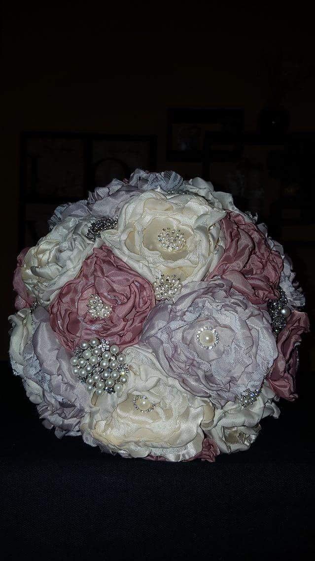 زفاف - Brooch Bouquet, Fabric Flower Bouquet, Brooch and Flower Bouquet, Wedding Bouquet, Vintage Bouquet, Satin Bouquet, Bridesmaids Bouquet