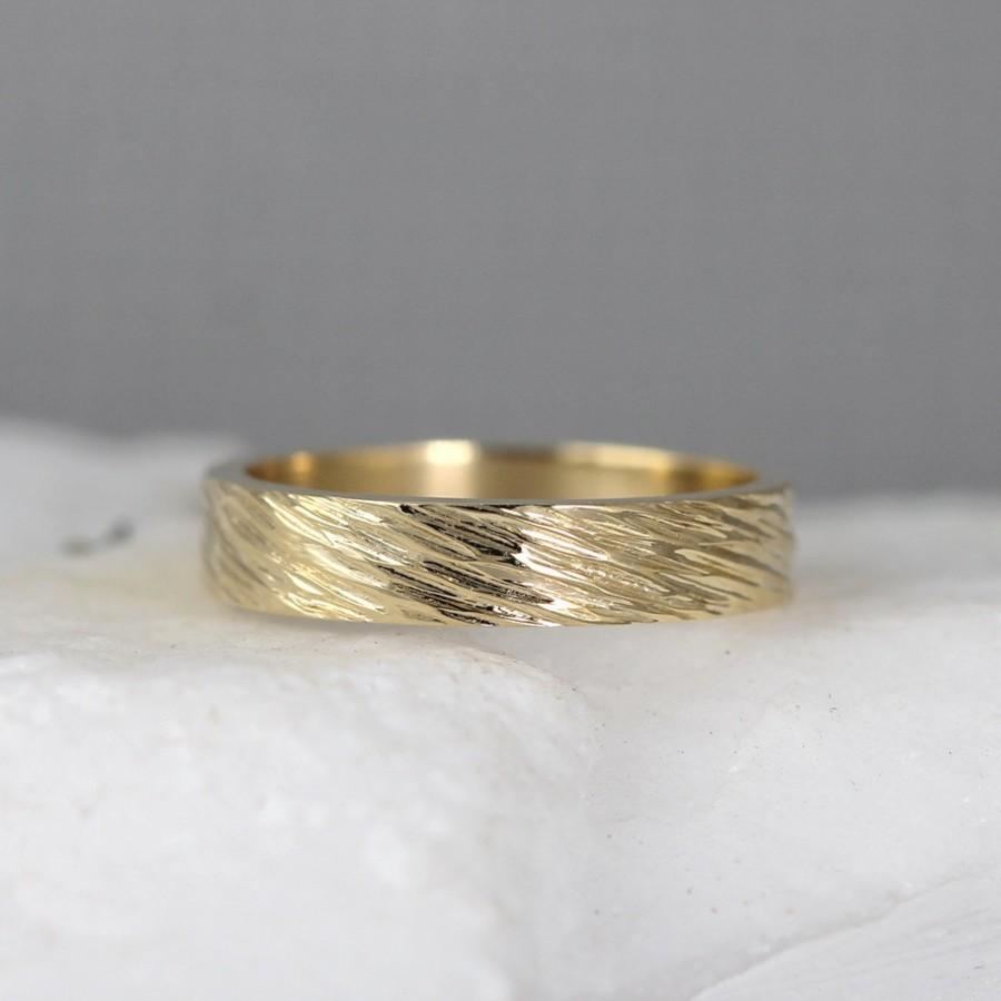 Hochzeit - Yellow Gold Men's Wedding Band - 14K Yellow Gold - Textured Bark Finish - 4 mm wide - Mens Wedding Ring - Made in Canada - Commitment Ring