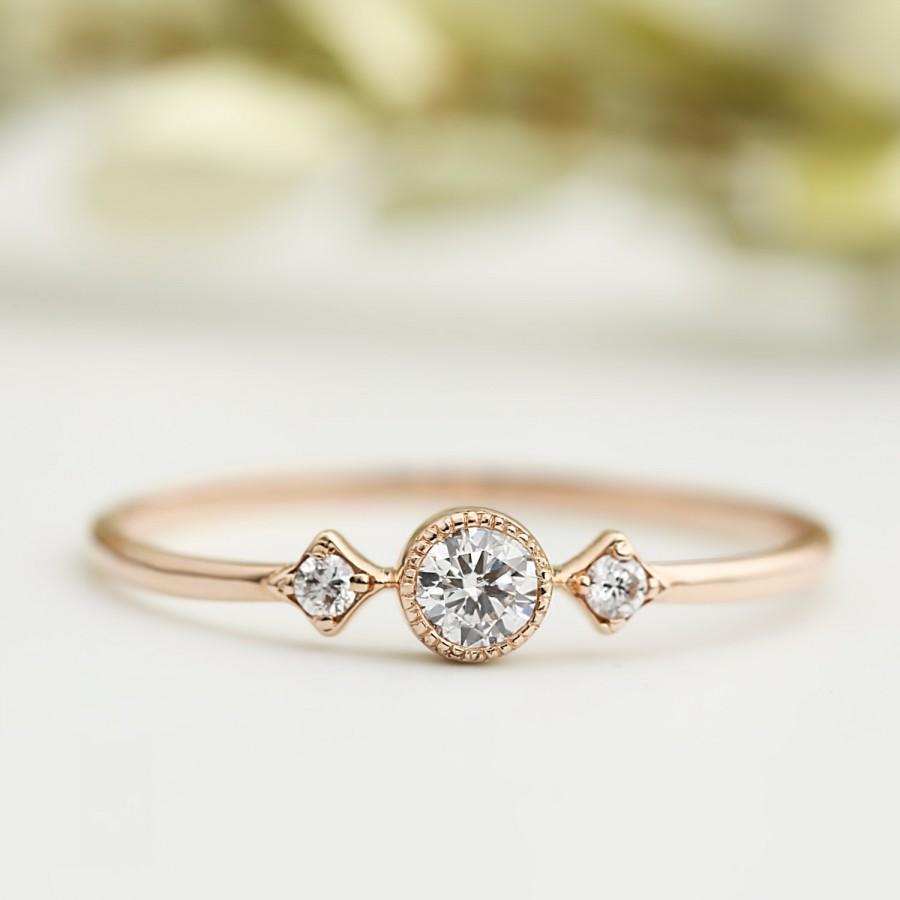 Mariage - Rose gold engagementring, Unique engagement ring, 3mm white diamond, conflict free, three diamond ring, 14k 18k gold, platinum, sta-r103-dia