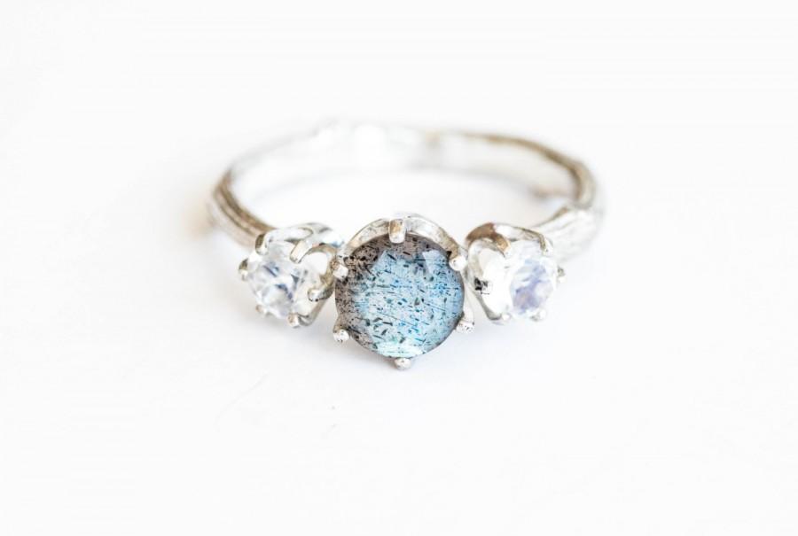 زفاف - Labradorite moonstone three stone engagement ring, moonstone labradorite twig engagement ring, twig ring