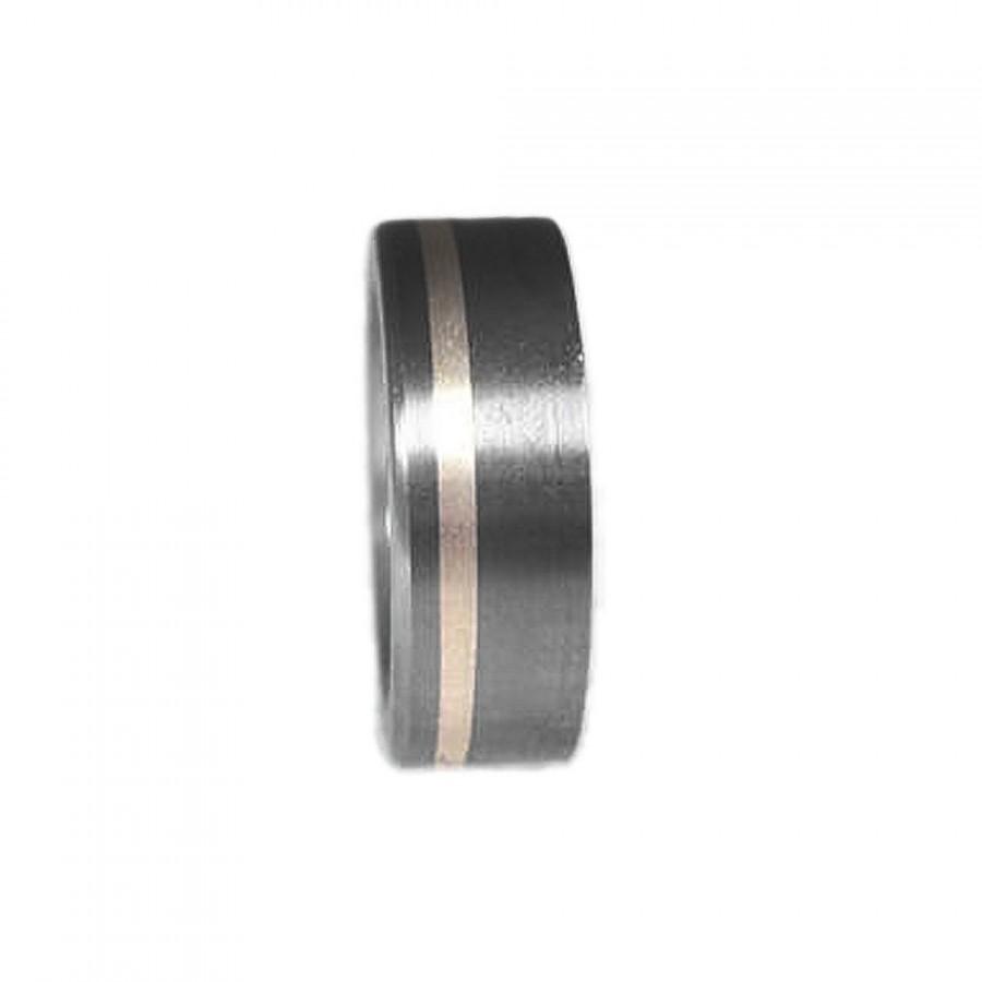زفاف - Titanium Ring With a Sterling Silver Pinstripe, Mens Wedding Band or Promise Ring