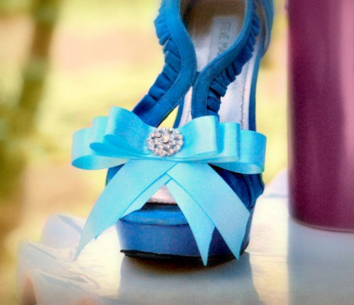 Свадьба - Aqua Blue & Sparkly Bow Shoe Clips. Wedding Photo Prop, Burlesque Boudoir, Couture Custom Made Colors White Tangerine Ivory Yellow Teal Pink