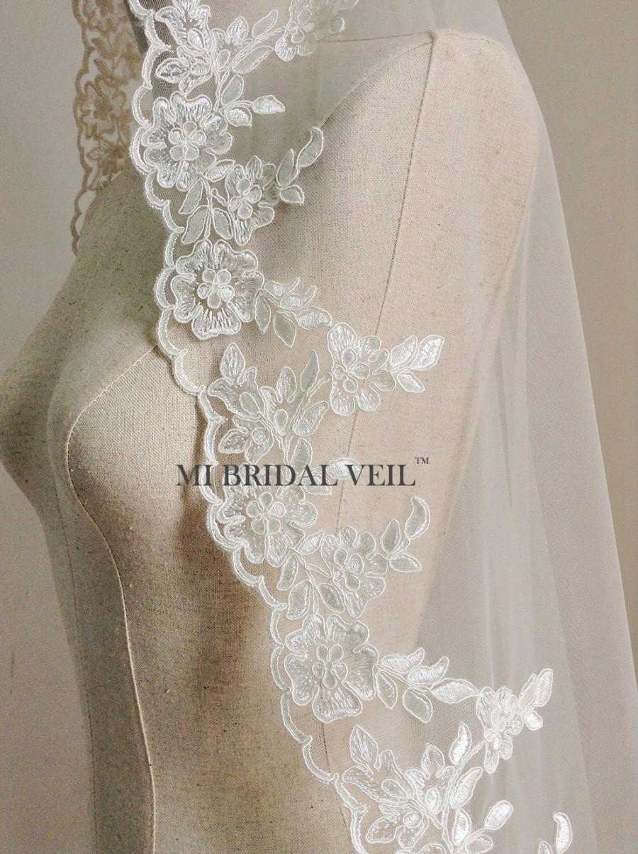 زفاف - Custom Bridal Veil, Vintage Inspired Rose Alencon Lace Veil, Mantilla Style or with Blusher. Fingertip, Waltz, Chapel, Cathedral Veil