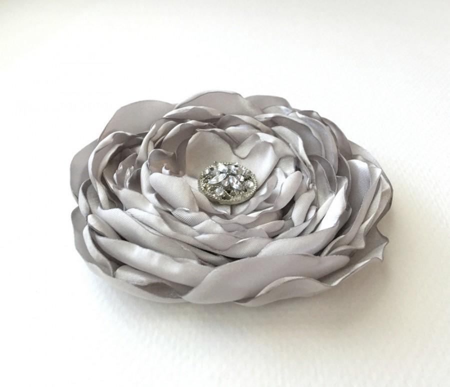 Wedding - Silver Flower Hair Clip.Gray Flower Brooch.Pin.Silver Grey Hair Accessory.Corsage.Light Gray.Grey.Light Grey.Silver.Silver Gray.satin flower