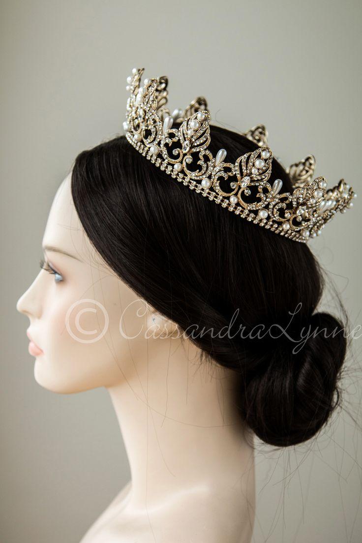 Mariage - Full Circle Wedding Crown With Teardrop Pearls