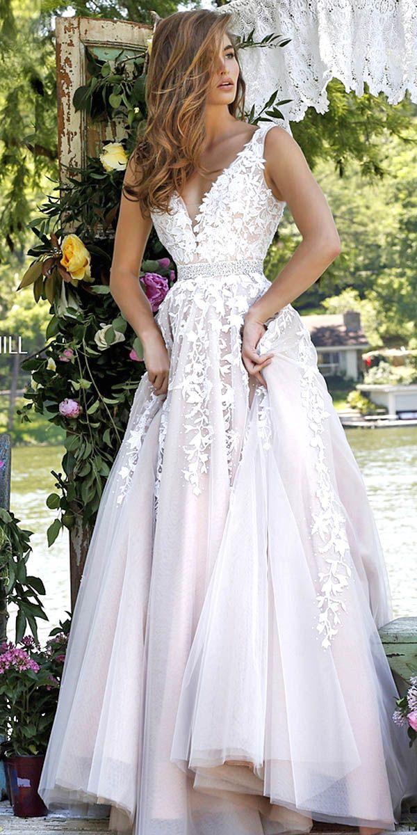 Hochzeit - Floral Applique Wedding Dress