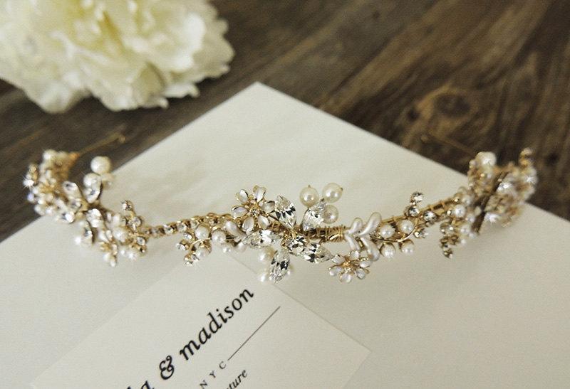 Mariage - Dainty Gold Leaf Flower Bridal Headpiece  