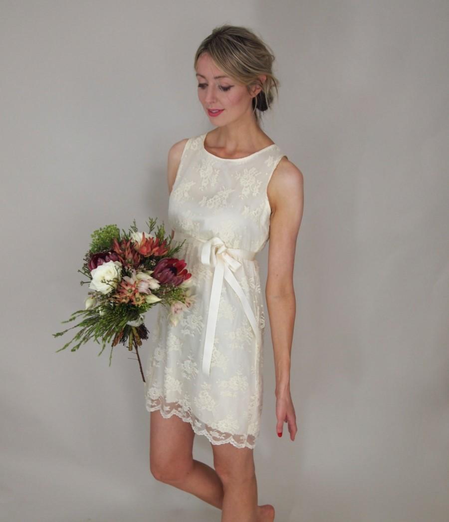 زفاف - MOLLIE - cream lace shift dress bridesmaid dress flower girl's dress with pretty scalloped hem - vintage, rustic, bohemian wedding