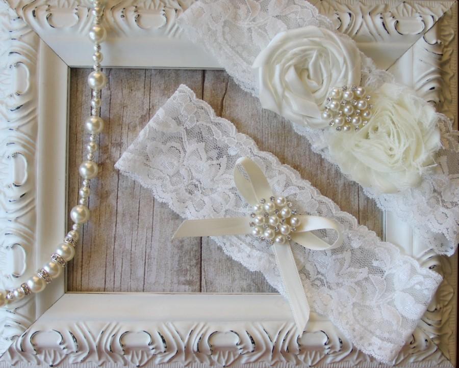 Свадьба - CUSTOM wedding garter set / bridal garter/ lace garter / toss garter included / wedding garter / vintage inspired lace garter