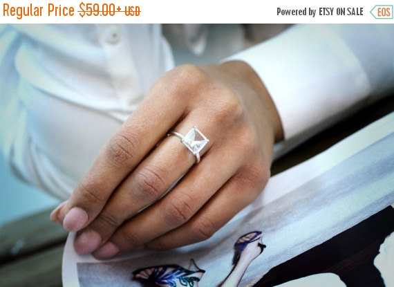 Свадьба - 25% OFF SALE - crystal quartz ring,simple stone ring,clean ring,fashion ring,silver ring,gemstone ring,vintage ring,clear quartz ring