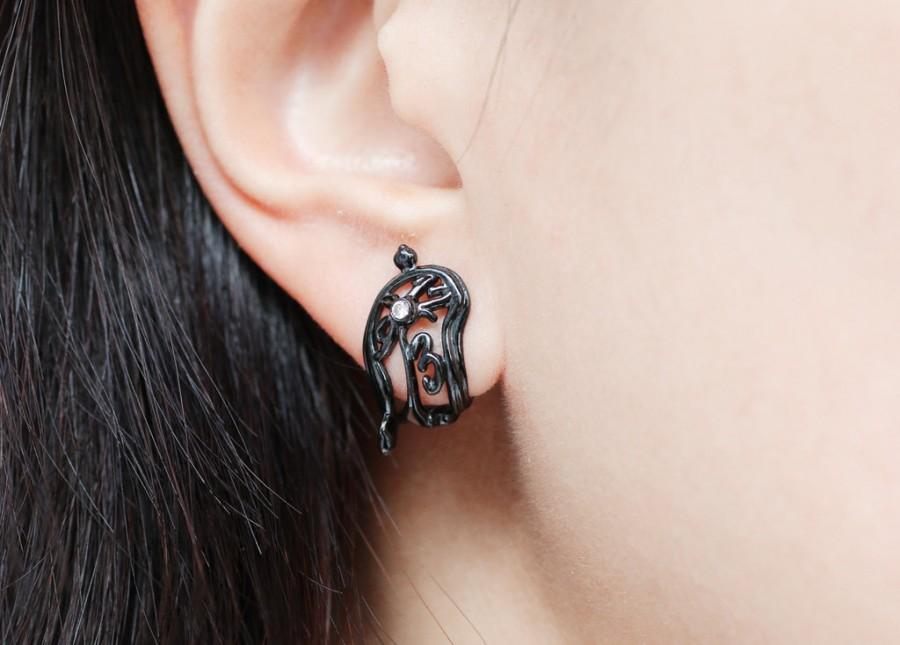 Свадьба - Salvador Dali Melting Clock Earrings, Surrealism, melting watches, cheese-like watches, surreal, persistence of memory, Soft Watch, surreal jewelry, melting watch earrings, Vulcan Jewelry