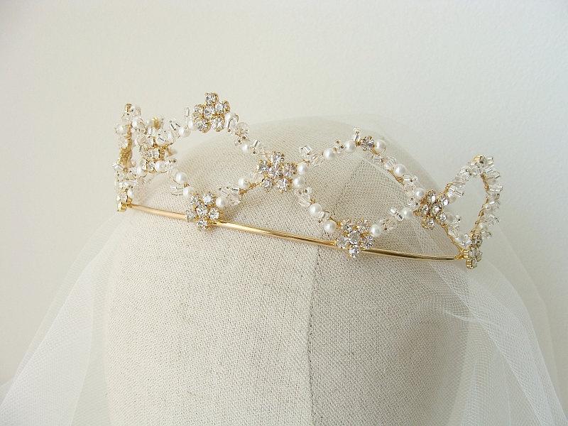 Hochzeit - Gold Bridal Crown, Crystal Wedding Crown, Beaded Rhinestone and Pearl Bridal Tiara, Regal Crown, Gold Tiara, Wedding Headband, Crystal Tiara