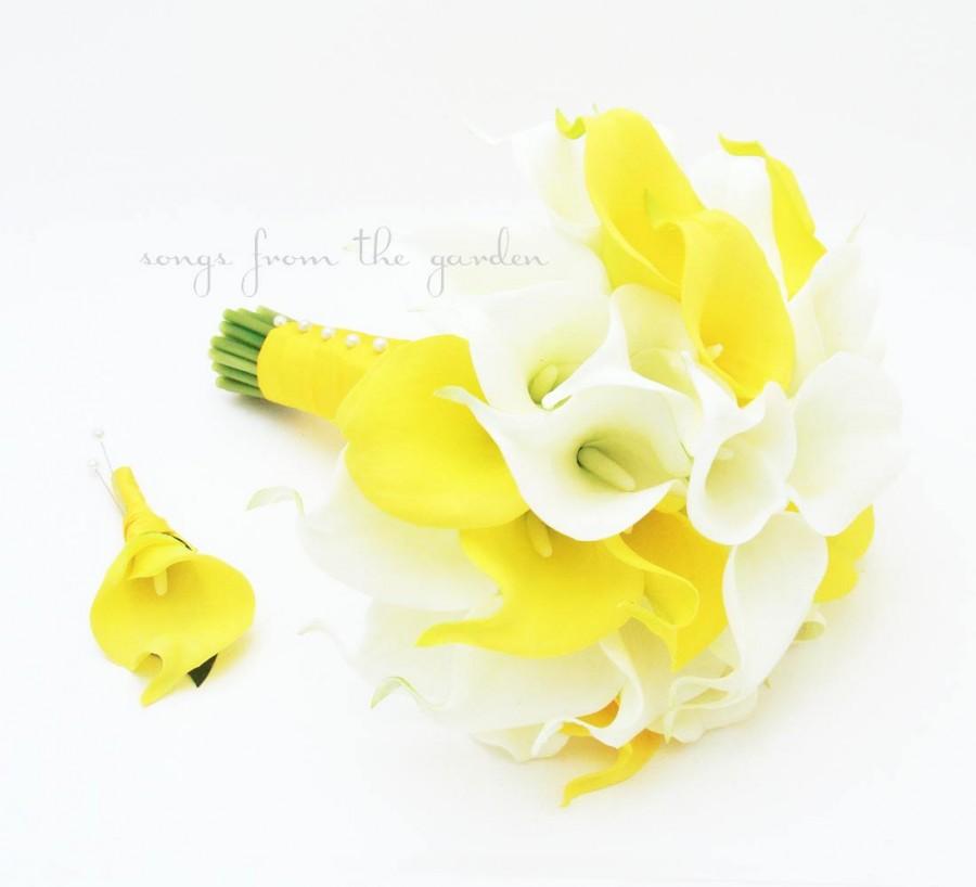 Hochzeit - Ready to Ship - Yellow White Real Touch Calla Lily Bridal Bouquet Grooms Boutonniere Real Touch Silk Wedding Flower Package Yellow White