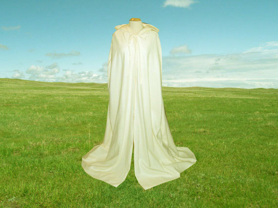 Mariage - Ivory Cape Cloak Fleece Hooded Wedding Renaissance Medieval Renaissance Halloween