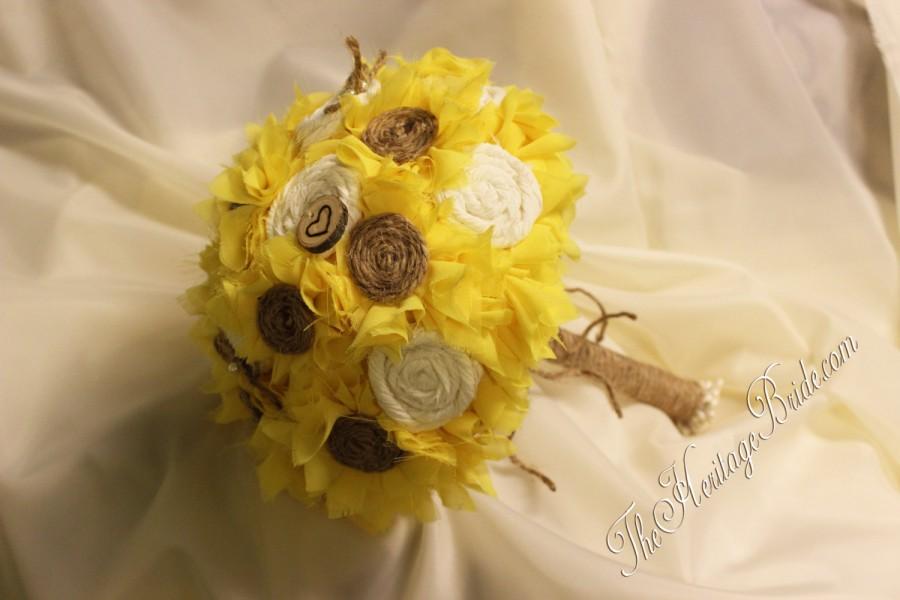Mariage - Sunflower Wedding Bouquet, Rustic Bouquet, Wedding Bouquet, bridal bouquet, Bouquet, Fabric Flower Bouquet, sunflower-wedding-bouquet-yellow