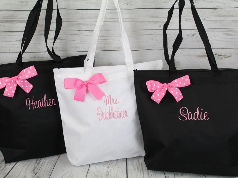 Свадьба - Bridesmaid Tote Set of 7, Personalized Monogrammed Zippered Tote Bag, Bridesmaids Gifts, Wedding Tote Bag, Bridesmaids Bags