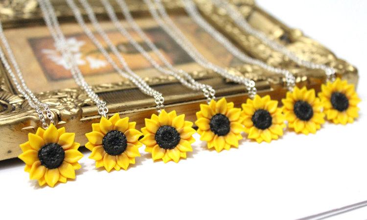 Mariage - SET of 3.4.5.6.7.8. Sunflower Necklace, Sunflower Jewelry, Yellow Sunflower Bridesmaid, Sunflower Flower Bridal Flowers, Bridesmaid Necklace