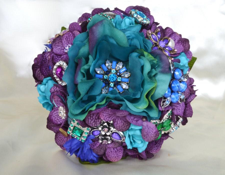 Hochzeit - Peacock Brooch Toss Bouquet Bridal Toss Bouquet Purple Royal Blue Green Teal Turquoise DEPOSIT