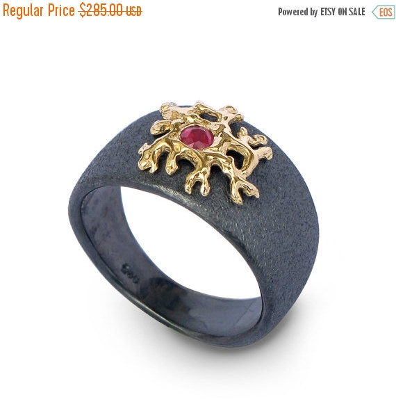 زفاف - HOLIDAYS SALE - BLACK Coral Gold Ruby Ring Gold, Mens Ruby Ring, for Women, Unique Engagement Ring, Black Ring, Edgy Statement Ring, Black a