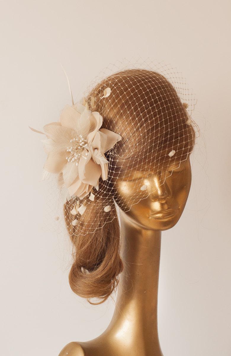 Hochzeit - Champagne BIRDCAGE VEIL with Champagne-Cream Flower, Vintage Style Bridal FASCINATOR