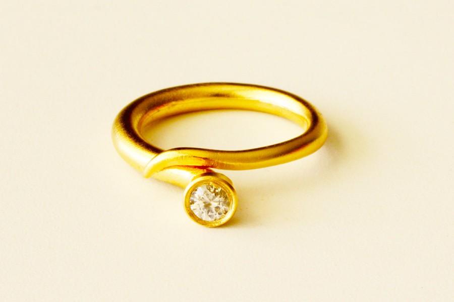 Hochzeit - Diamond Gold Engagement ring ,vintage diamond ring,solitaire engagement ring,gold promise ring,unique promise ring,classic engagement ring