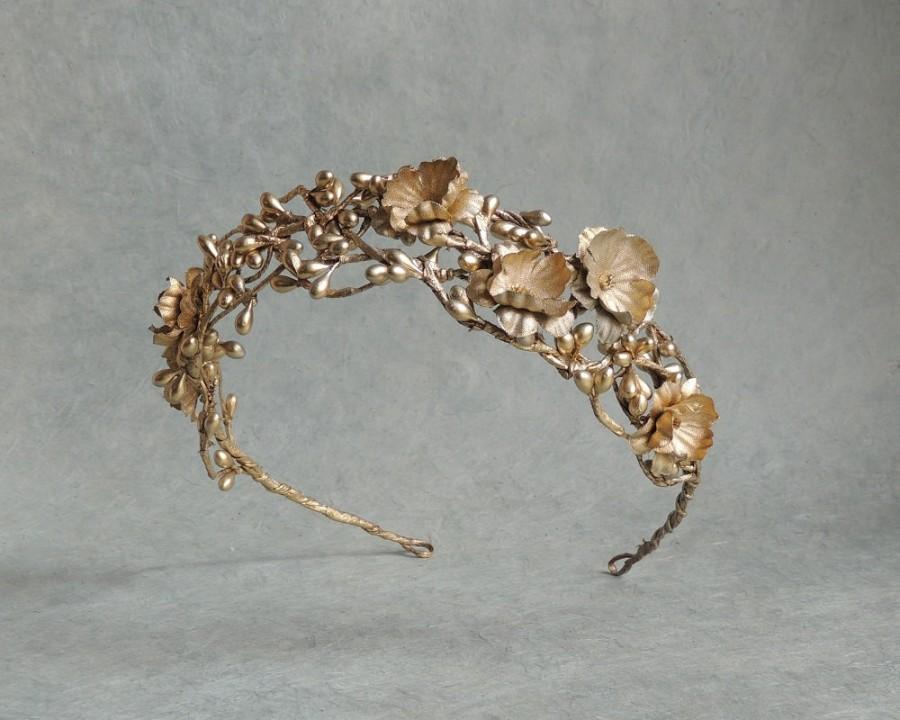 Mariage - Gold Floral Hair Wreath, Gold Vine Tiara, Wedding Hair Accessories, Bridal Hair Wreath Woodland Crown, Gold Wedding Hair Wreath Headband