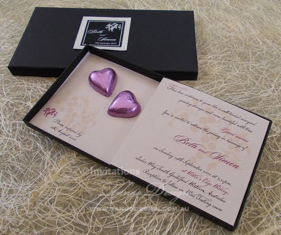 Mariage - Chocolate wedding invitation in a box. Chocolate hearts gift box invite Unique boxed invitations SAMPLE birthday party. Christmas Function