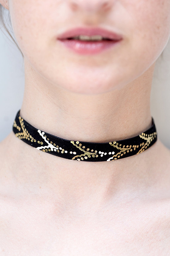 Mariage - Choker necklace, black choker necklace, Leaves print, gold choker necklace, black velvet necklace, 90s style, Gothic necklace, steampunk