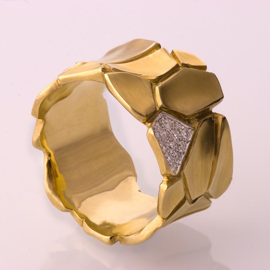 زفاف - Parched Earth No.2 - 14K Gold and Diamond Ring, Antique ring, Filigree engagement ring, engagement band, mens ring, wide textured ring