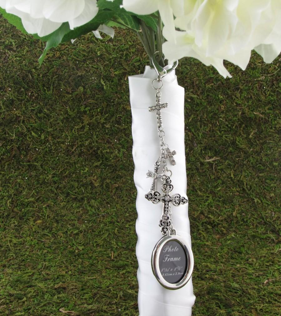 Mariage - Cross Bridal Bouquet Photo Memorial Remembrance Charm Accessories Heirloom Keepsake Memory Picture Wedding Gift for Bride loUiSiAnaCre8ions