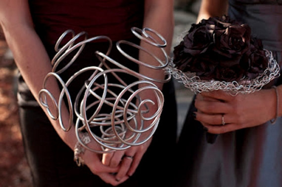 Hochzeit - Metal Wedding Bouquet: For the Bride Who Wants Something Different