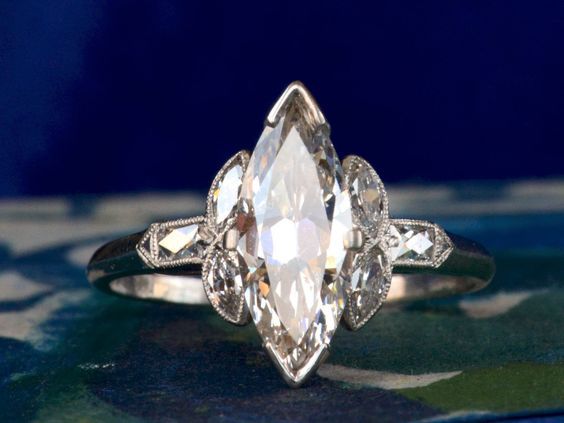 Hochzeit - 1920s Art Deco Marquise Diamond Ring 