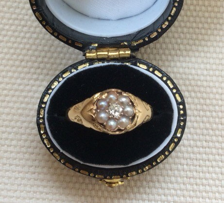 زفاف - Antique 18ct Gold and Diamond Split Pearl Ring