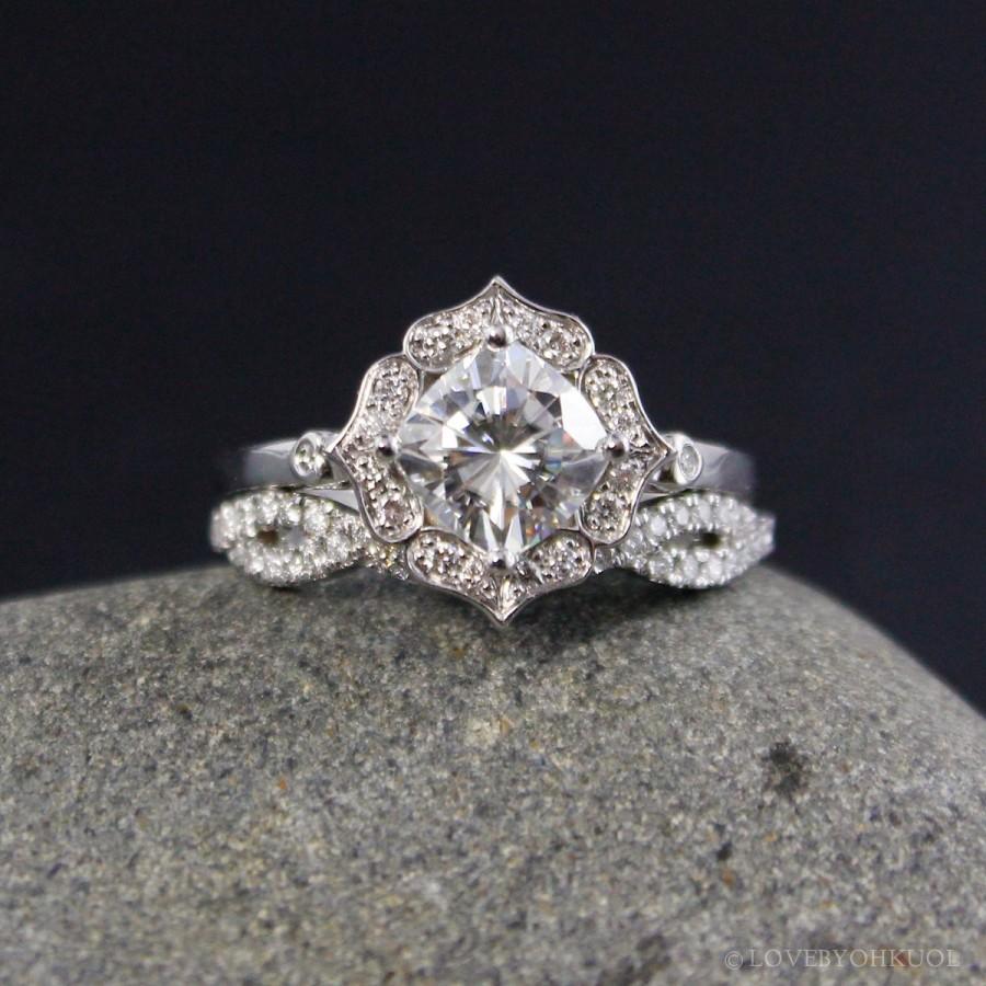 Mariage - Forever One Moissanite Diamond Halo Cushion Cut Engagement Ring - Leaf Miligrain Wedding Band