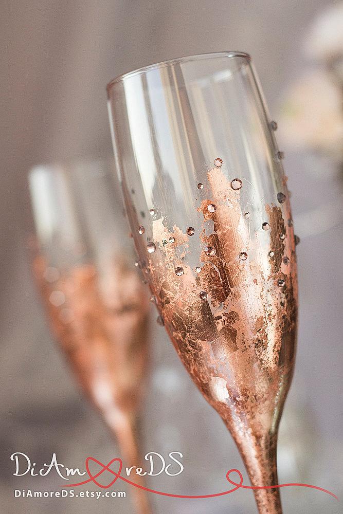 Свадьба - Bronze wedding, bride and groom toasting flutes, champagne glasses, collection Art Deco, personalized сrystals glass, wedding supplies, 2pcs