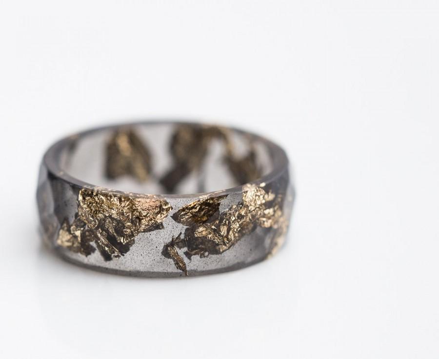 زفاف - Black Resin Ring Men Ring Gold Flakes Big Size 10 Faceted Ring OOAK for him dark gray minimalist jewelry