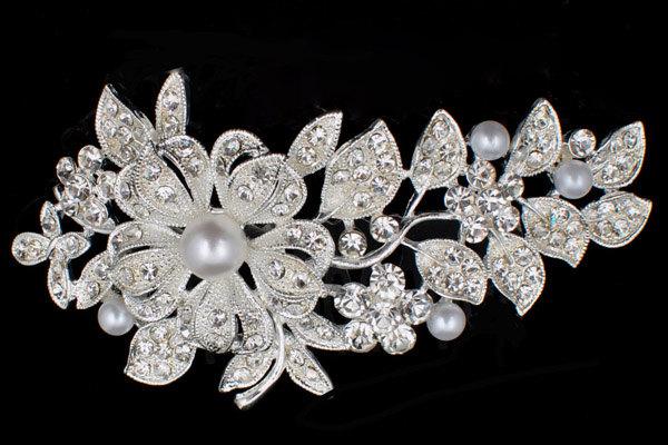 Mariage - Silver Plated Off-White Ivory Pearl & Austrian Crystal Bridal Hair Comb Wedding Hair Piece Clip Tiara Slide Fascinator Brooch Vintage - 33S