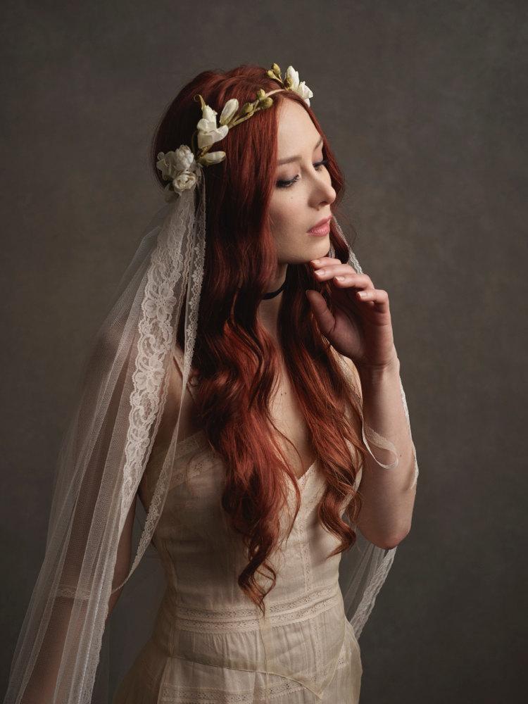 Mariage - Wedding crown veil, floral bridal headpiece, antique veil, ivory flower crown, art nouveau crown, wedding hair accessory, circlet - Louisa