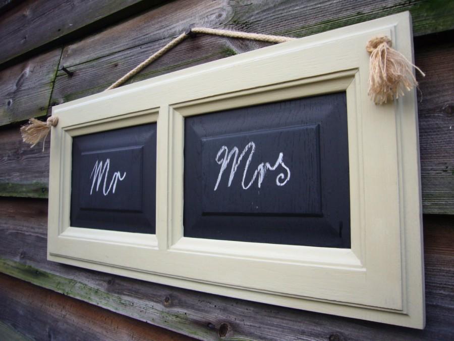زفاف - Mr and Mrs Chalkboard - Framed Chalkboard - Rustic Chalkboard - Hanging Blackboard - Pale Green Sign - Wedding Blackboard UK