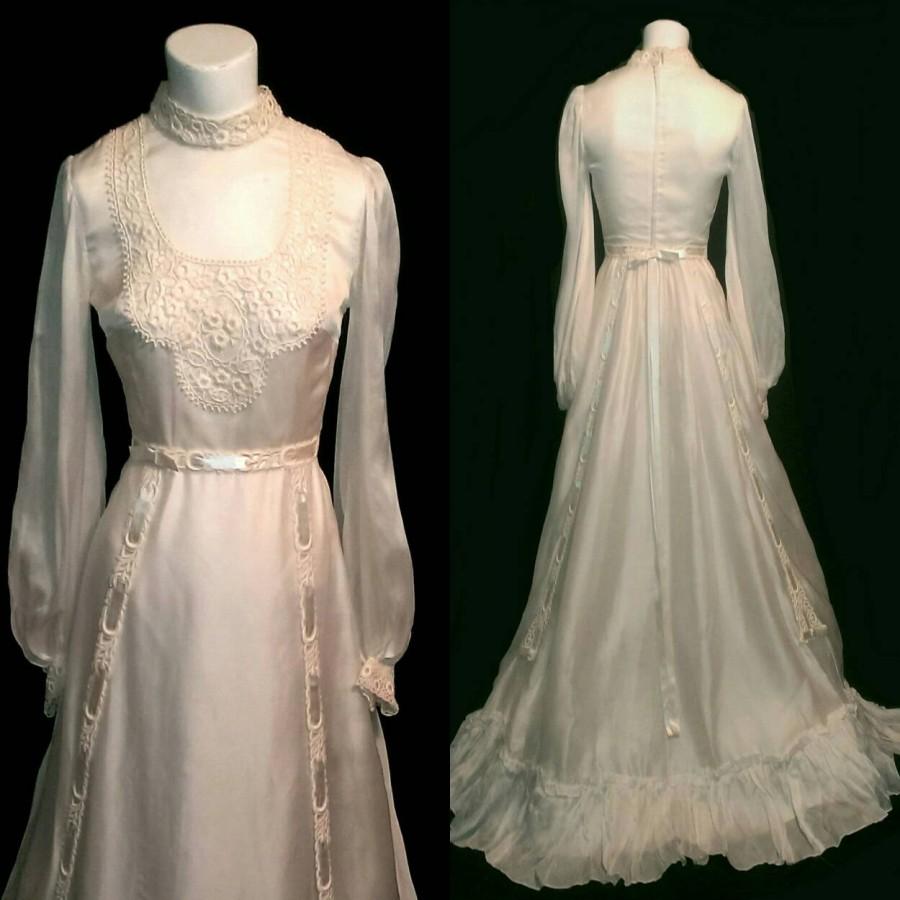 Mariage - Vintage Wedding Dress Gown, ILGWU, International Ladies Garment Workers Union