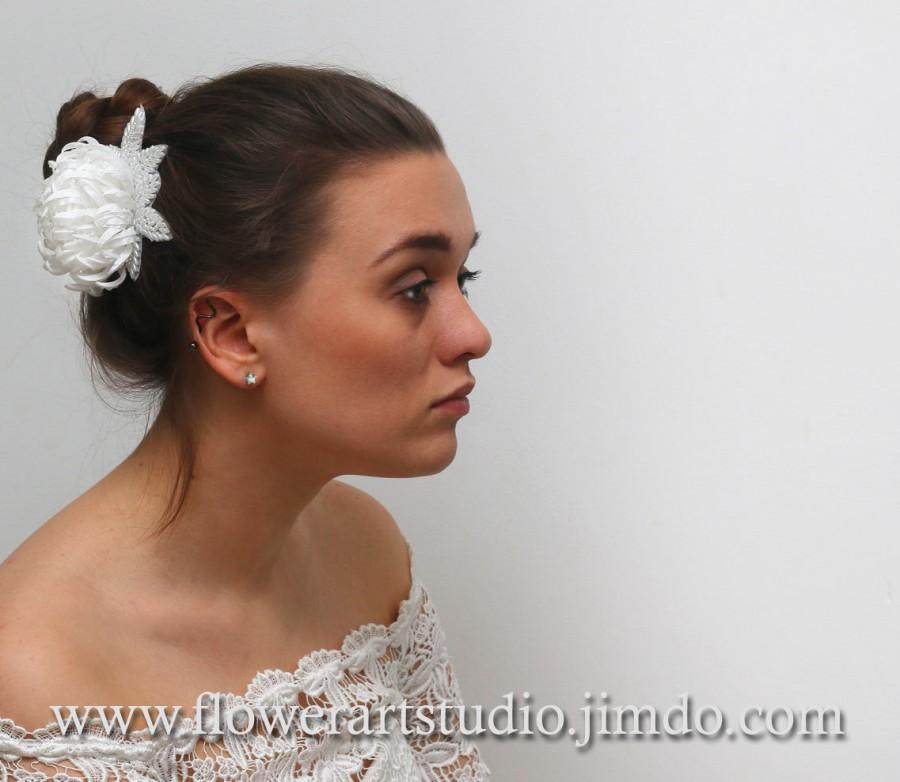 Wedding - White Bridal Hair Flower, Bridal Hair Piece, White Chrysanthemum, Feminine Headpiece, Bridal Hair Accessories, White Flower Hair Clip.