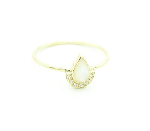 زفاف - Pear Mother of Pearl & Diamond Ring - Engagement Ring - Pear Engagement Ring - Thin Gold Ring - Diamond Ring
