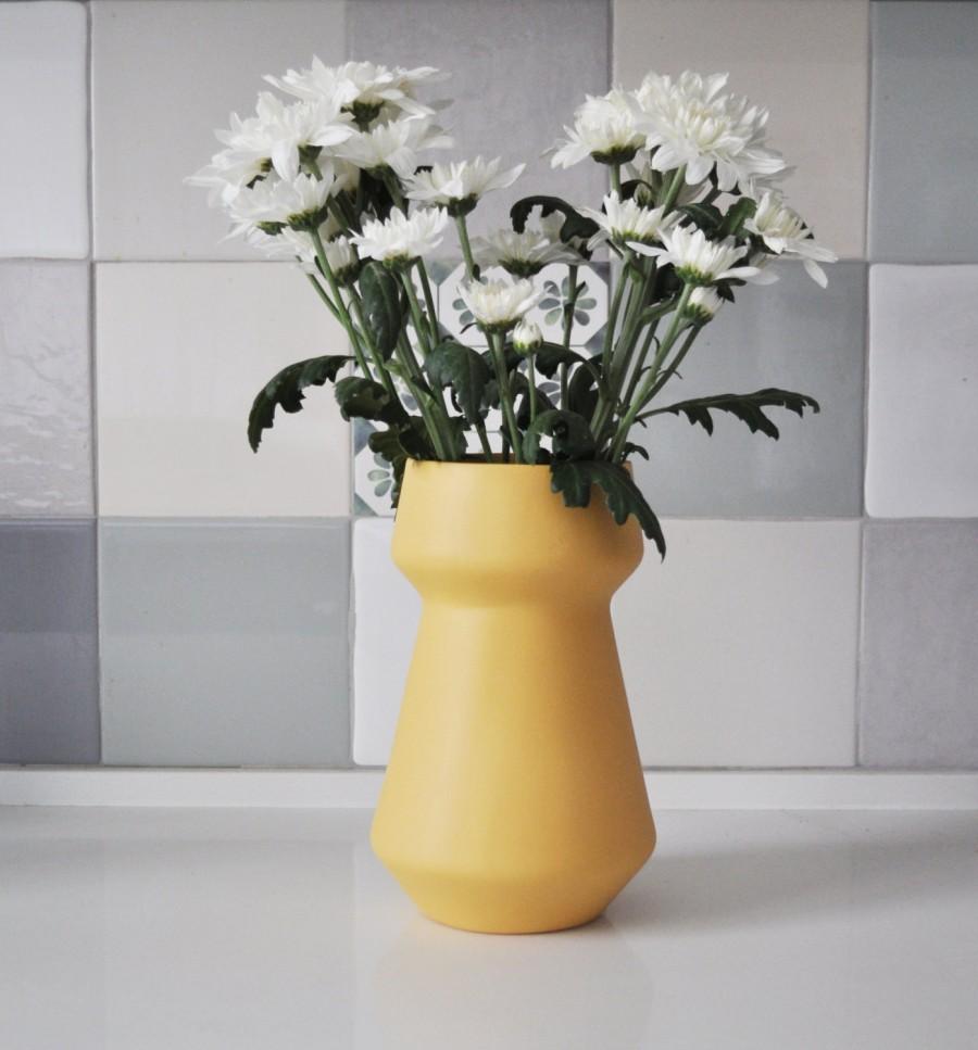 Hochzeit - Flower vase, modern minimalist vases, Ceramic Flower pot, Ceramic Vase, Yellow Flower Pot, Yellow Decor, Yellow home decor, pottery vase