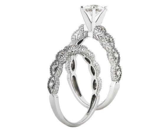 Hochzeit - White Gold and Diamond Engagement Ring