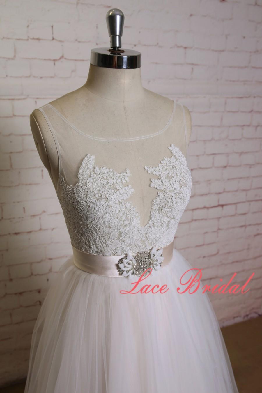 زفاف - Sheer Lace Bodice Wedding Dress with Illusion Neckline Tulle Skirt Bridal Gown with Nude Beading Belt A-line Wedding Dress with V Back